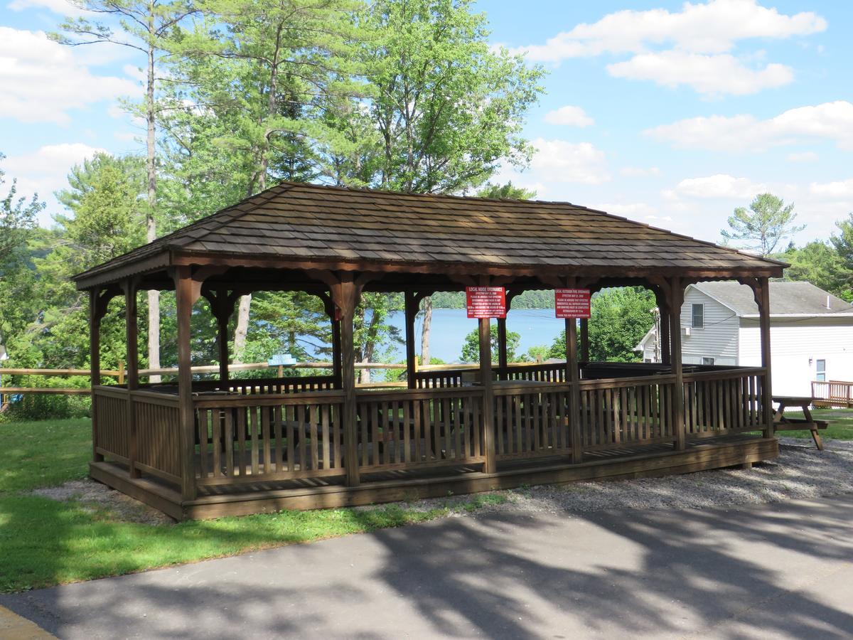 Bayside Inn & Marina Cooperstown Exterior photo