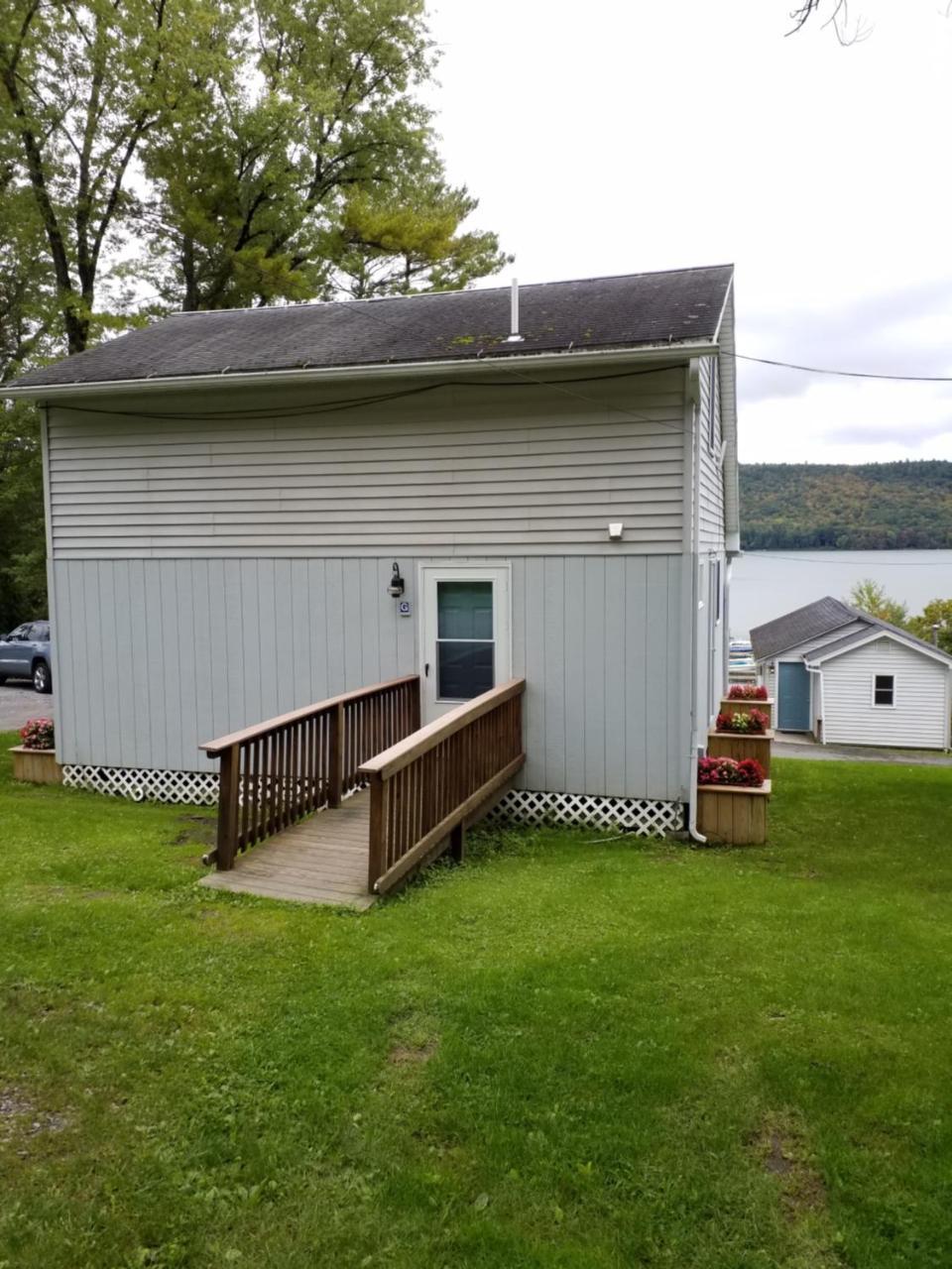 Bayside Inn & Marina Cooperstown Exterior photo